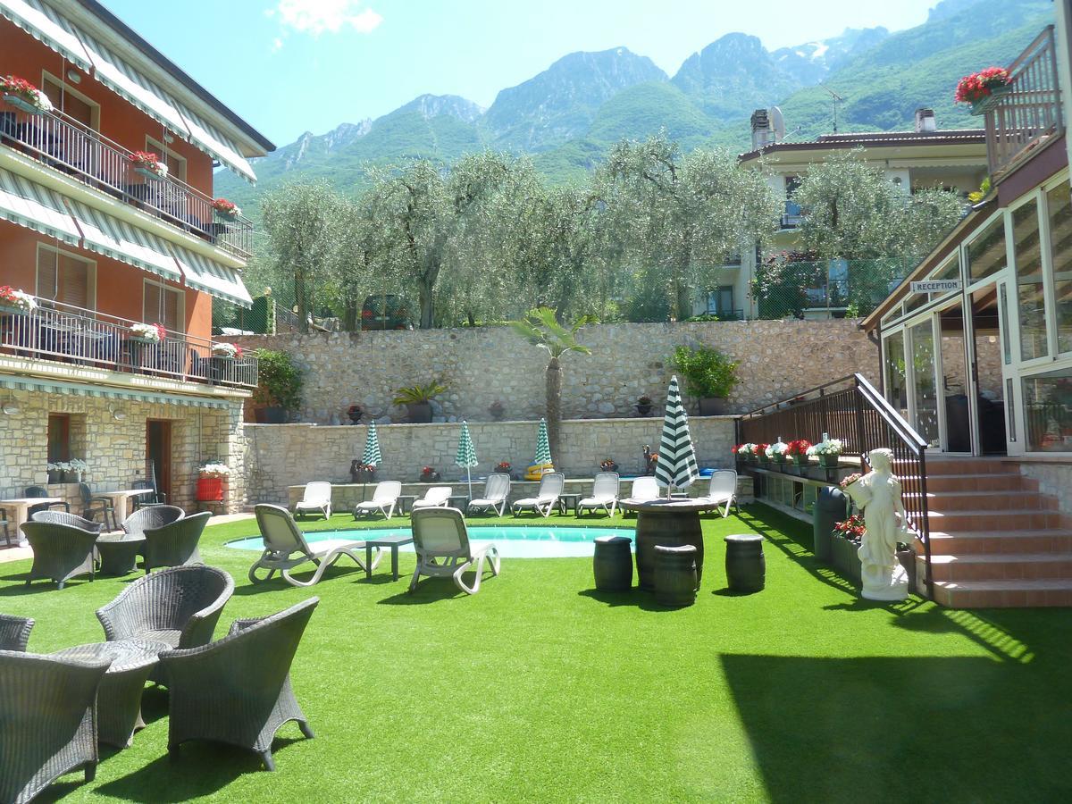 Albergo Casa Este Brenzone sul Garda Exterior photo
